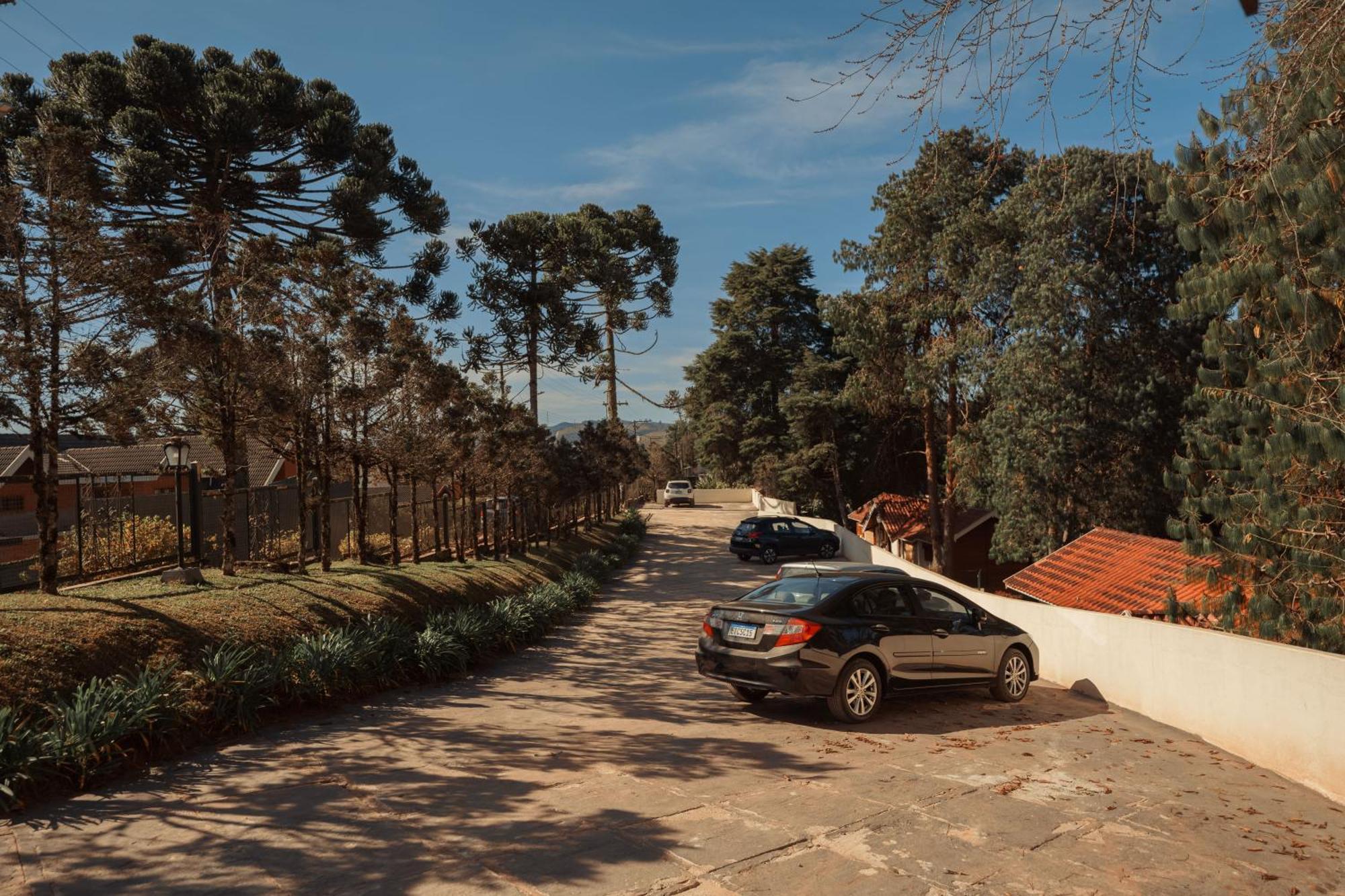 Dos Quatís Inn